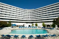 Washington Plaza Hotel - Rooftop Pools