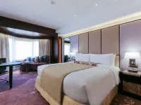 Diamond Hotel Manila Отели рядом с достопримечательностью «Собор Манилы»