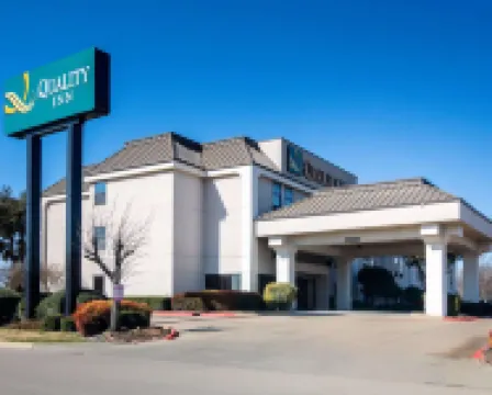 Days Inn by Wyndham Fort Worth North / Fossil Creek Hotels near Fort Worth Herd