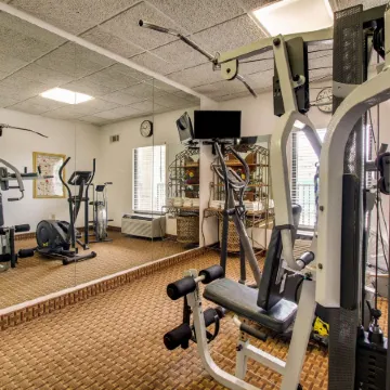 Quality Inn & Suites Clinton - Jackson West