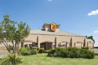 Super 8 by Wyndham Ft Stockton