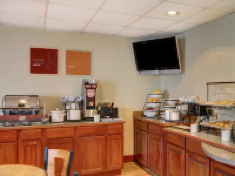 フェアブリッジ イン & スイーツ クリーバーン クリーバーンのホテル