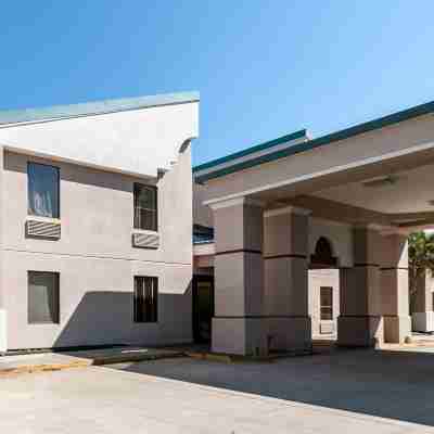 Quality Inn & Suites Lafayette Hotel Exterior