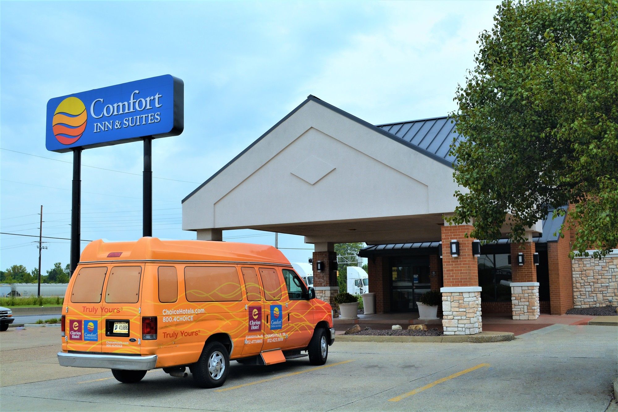 Comfort Inn & Suites Evansville Airport