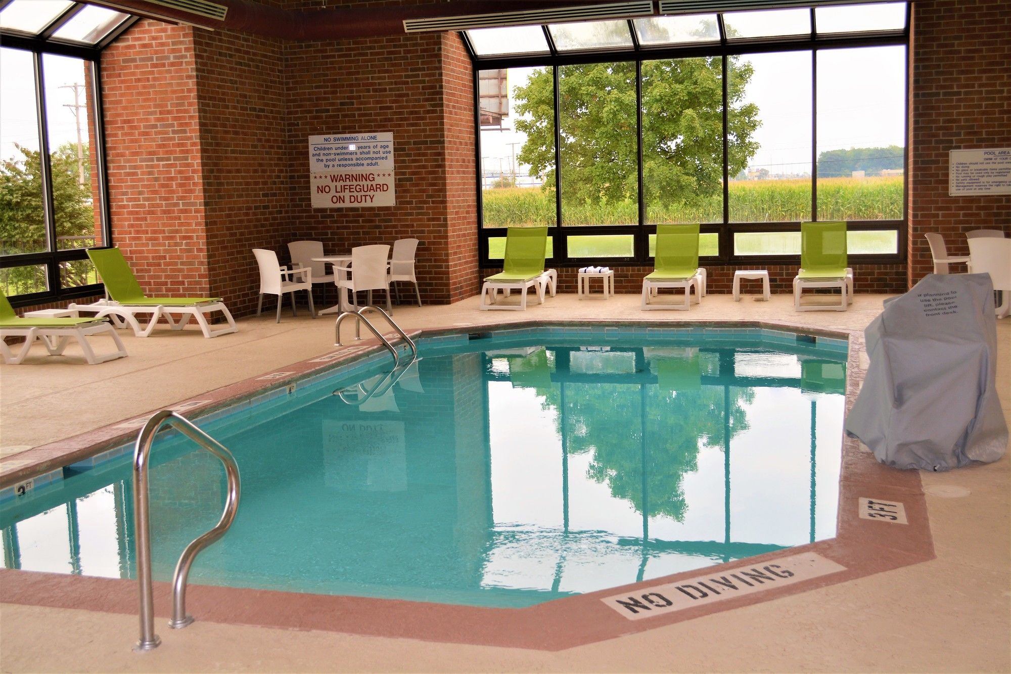 Comfort Inn & Suites Evansville Airport