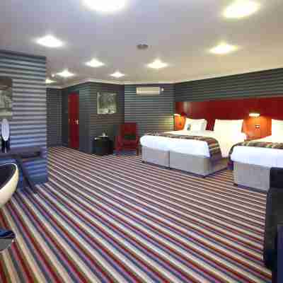 Village Hotel Swindon Rooms