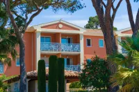Résidence Lagrange Vacances le Domaine des Grands Pins Hotels in Var
