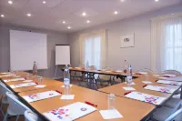 Hôtel les Nations the Originals Boutique Vichy Hotel a Effiat