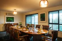 Cradle Mountain Hotel Hotels in Крадл Маунтин
