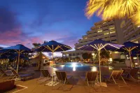 ANA InterContinental Manza Beach Resort by IHG - Strand