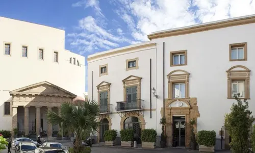Palazzo Brunaccini Boutique Hotel