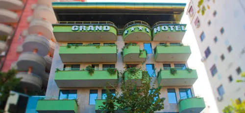 Grand Hotel & Spa Tirana - parkir
