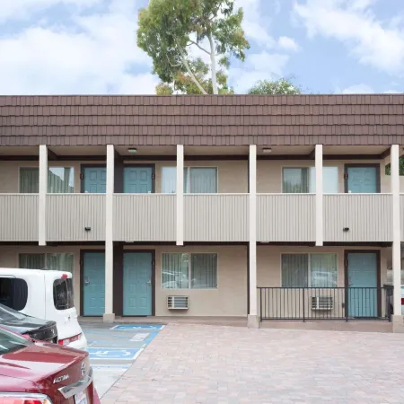 Costa Mesa Inn - Newport Beach Area