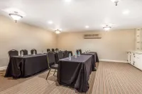The Aurora Inn Hotel and Event Center Hotels in Twinsburg