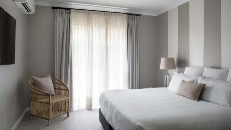 Lancemore Lindenderry Red Hill