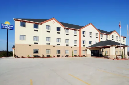 麥卡萊斯特希爾頓歡朋旅館&套房飯店