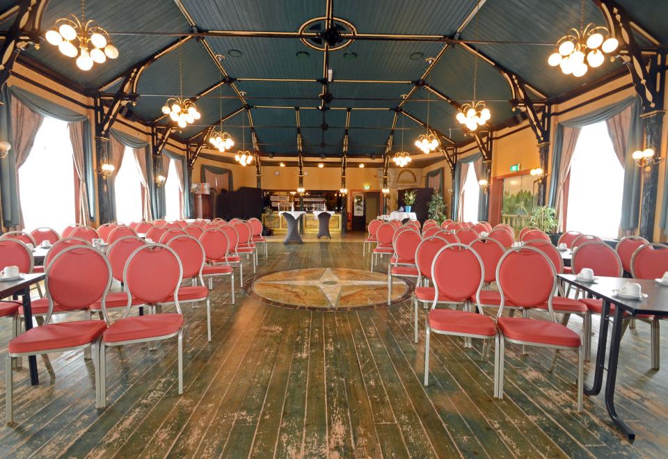 Hotel de Zon anno 1870 외관