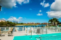 The BoatHouse Hotel a Marco Island