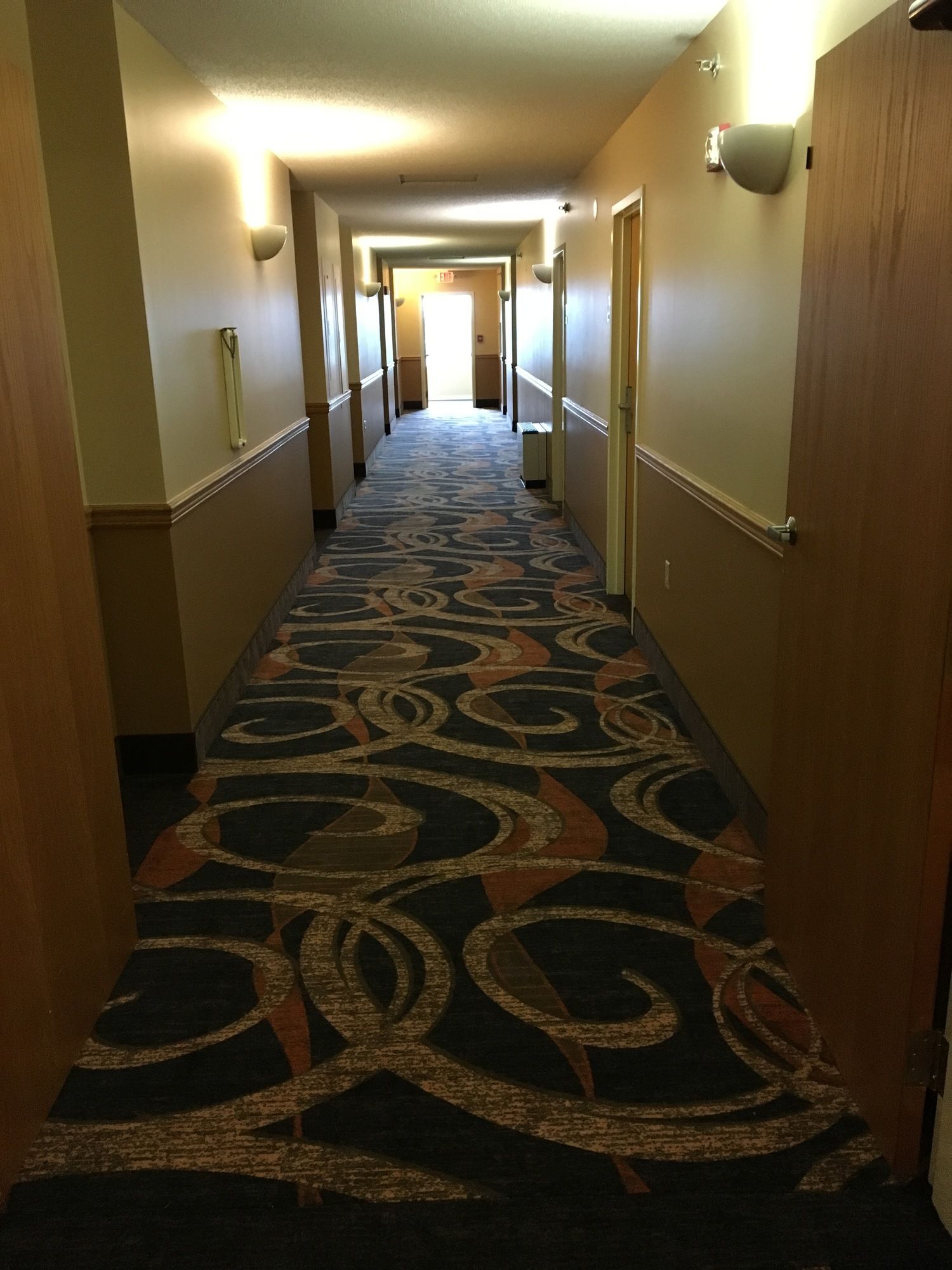 Cabot Inn & Suites