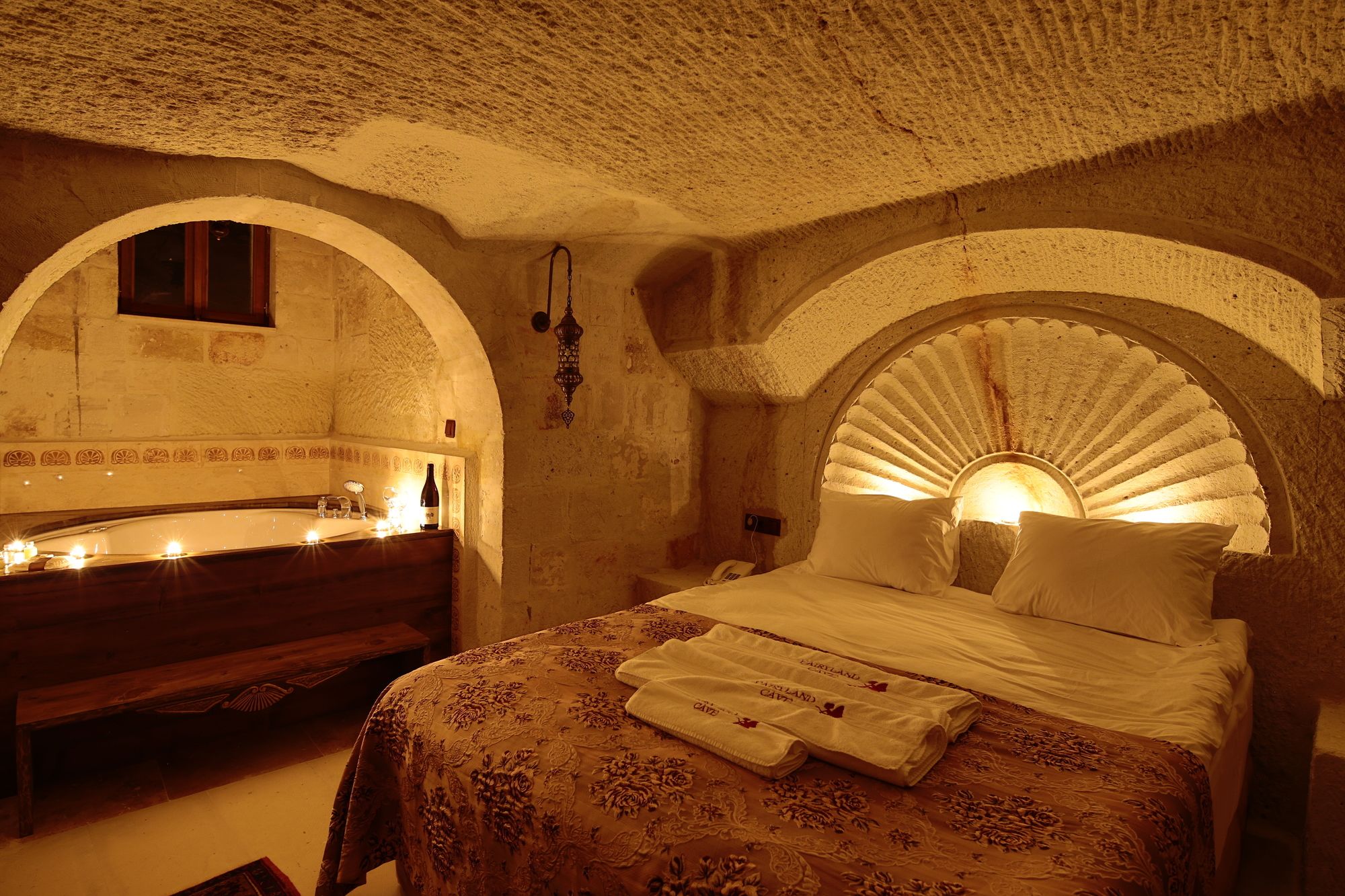 Fairyland Cave Hotel