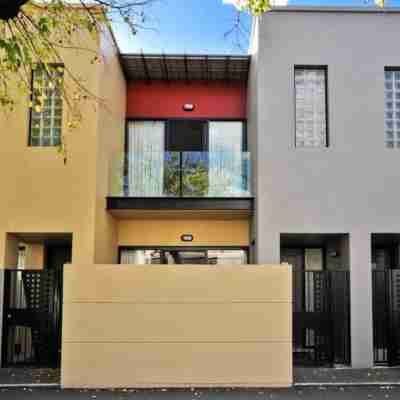 RNR Serviced Apartments Adelaide - Sturt St Hotel Exterior