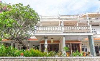 Valley Mountain Hotel