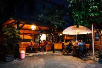 新曙光飯店 Primakarya Aditama, CV. - (PUSAT TIMBANGAN DIGITAL).附近的飯店