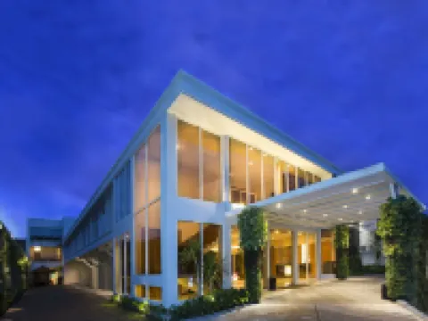 Lunara Home Living by Daphna Management (formerly Aveon Express Yogyakarta) Hotels in Umbulharjo