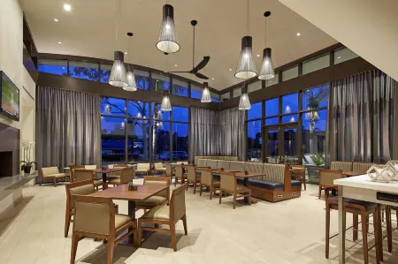 Homewood Suites by Hilton San Diego Mission Valley/Zoo Отели рядом с достопримечательностью «Департмент оф Электрикал энд Компьютер Инжиниринг»