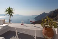 Trieris Villa & Suites Hotels in Thira
