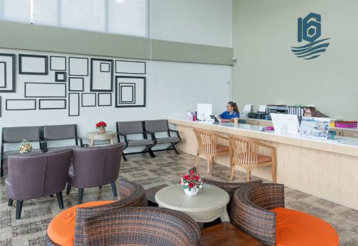 6. 더 식스틴 나이..