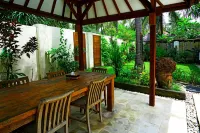 Gili Luxury Villa