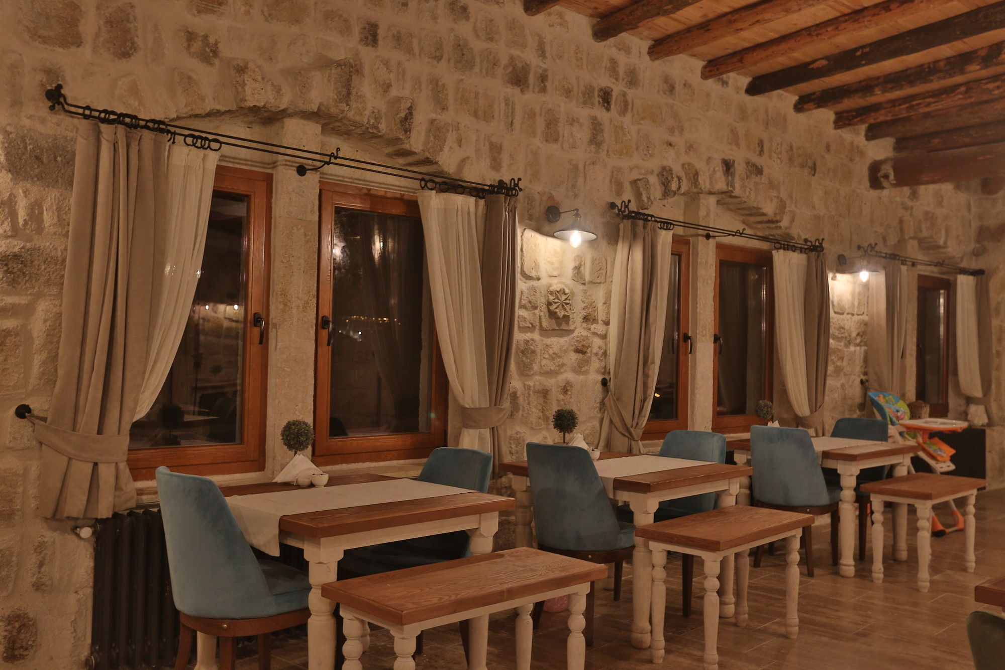 Acropolis Cave Suites