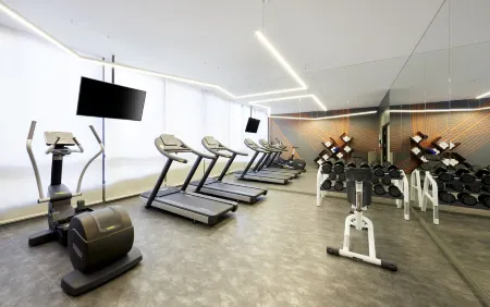 Holiday Inn Express Adelaide City Centre Отели рядом с достопримечательностью «Элдер Парк Ротунда»