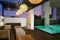 Khas Tugu Hotel Yogyakarta - Pools