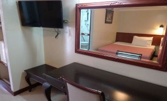 Sakol Hotel - Housity