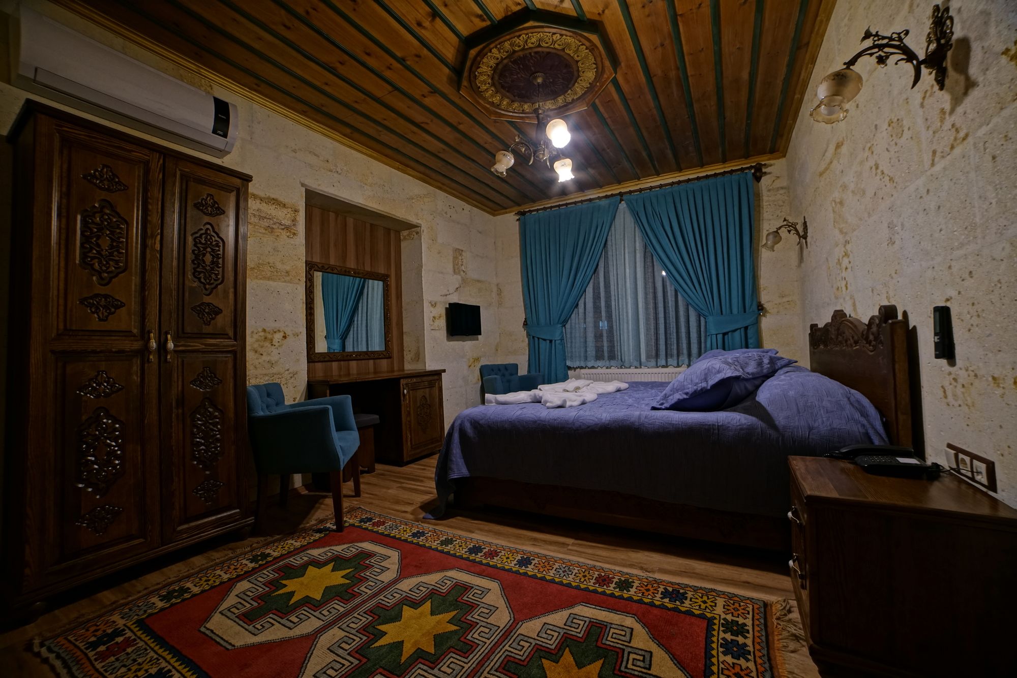 Milat Cave Hotel