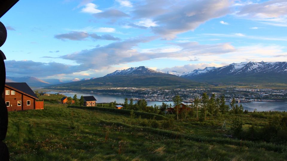 Akureyri Log Cottage