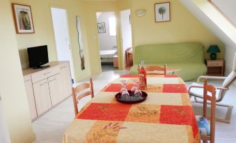 Apartment with 2 Bedrooms in Arzon, with Wonderful City View and Furnished Garden