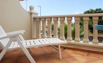 Apartment with 2 Bedrooms in Palm-Mar, with Pool Access, Furnished Ter
