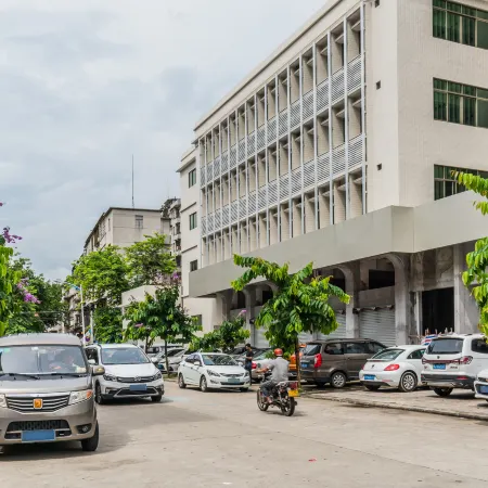 Park Lane Yiju Hotel (Jiangmen Taishan Pedestrian Street Pinghu Road)
