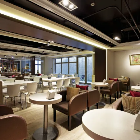 Micasa Hotel Отели рядом с достопримечательностью «Торговый центр Taroko»