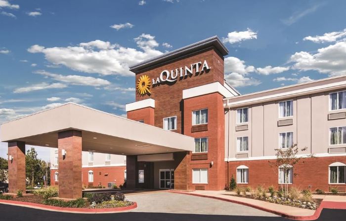 Holiday Inn Express & Suites MILLEDGEVILLE by IHG