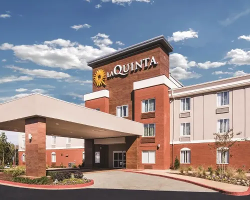Holiday Inn Express & Suites MILLEDGEVILLE by IHG Hotels in Baldwin County