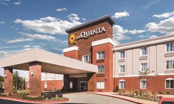 Holiday Inn Express & Suites Milledgeville by IHG