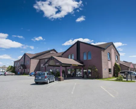 Amosphère Complexe Hotels in Amos