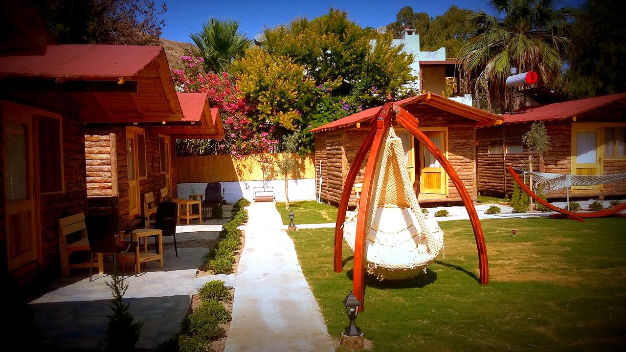 Pitos Bungalows