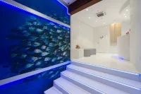 Wavia Hotel - Adults Only - parkir