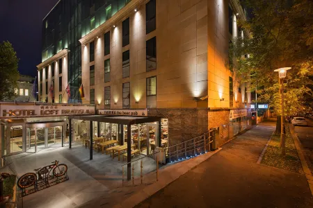 Loft Hotel Bratislava Отели рядом с достопримечательностью «Архиепископский дворец»