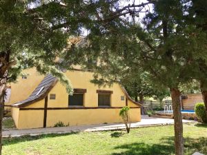 Villa with 4 Bedrooms in Camarena de la Sierra, with Wonderful Mountai